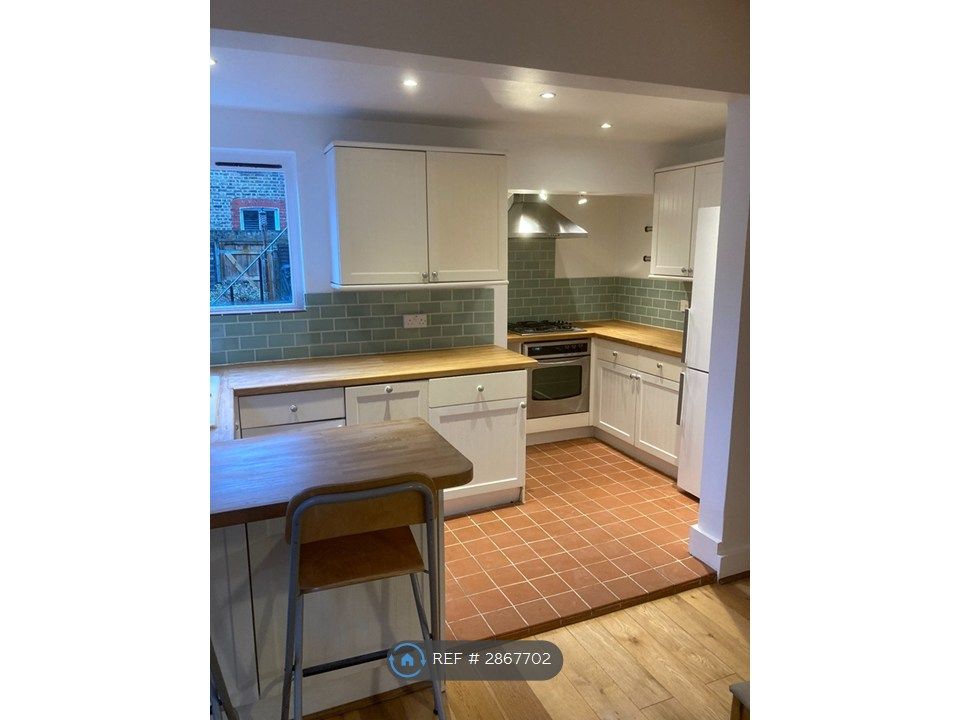 Property photo 2 of 12 Kitchen