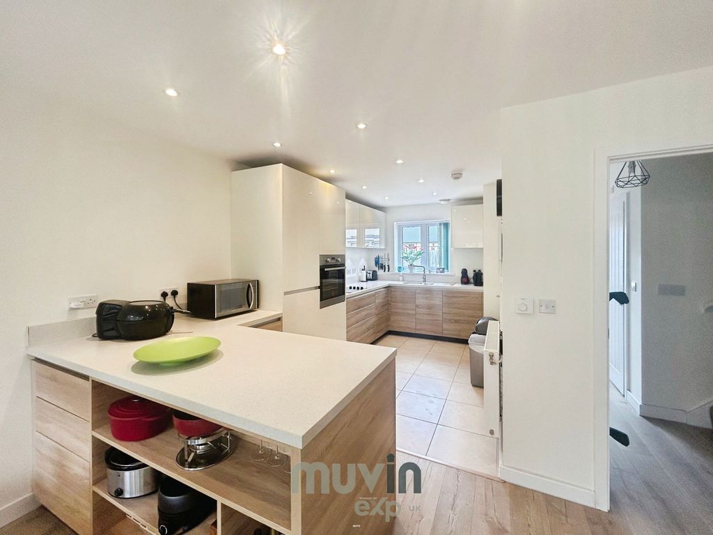 Property photo 3 of 16