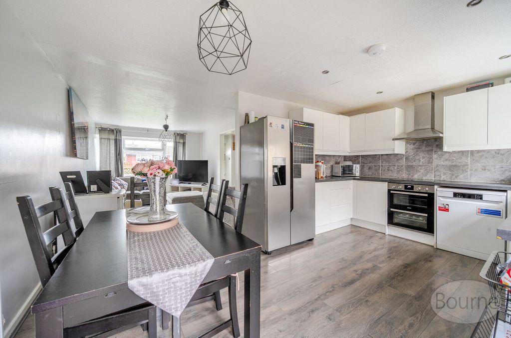 Property photo 3 of 19 F1600F20-60A3-444...