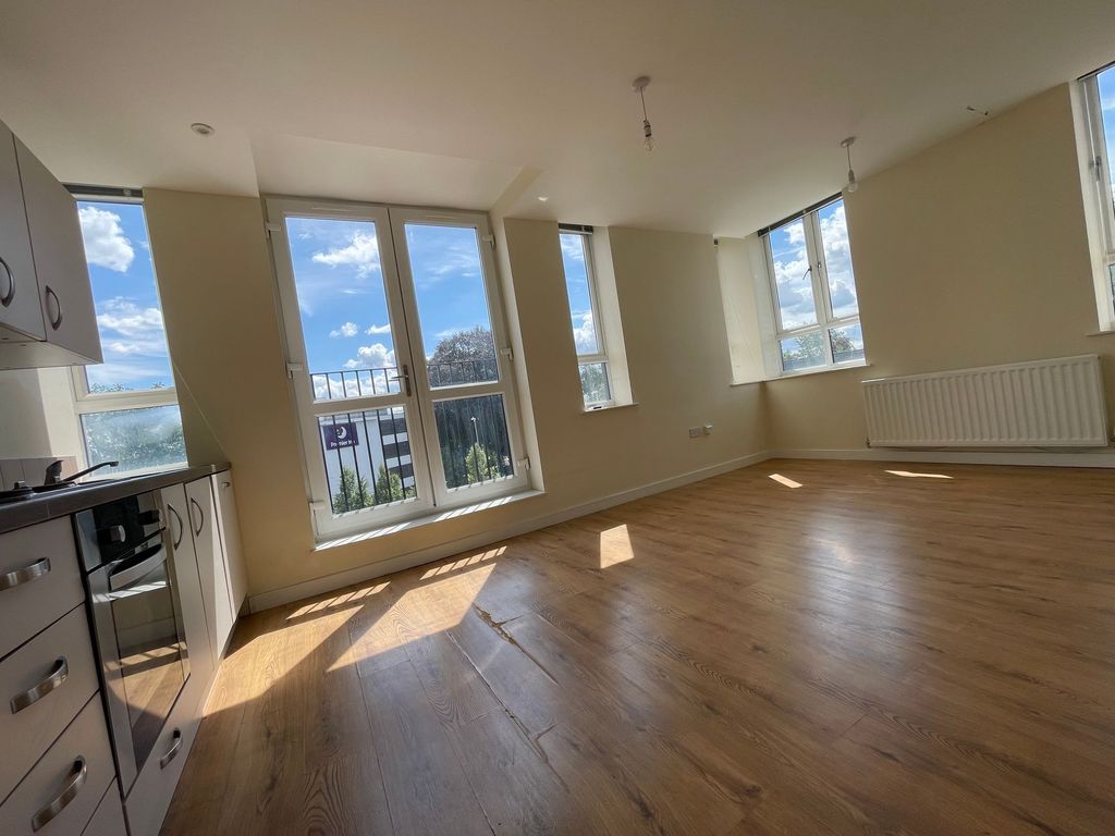 Property photo 3 of 9