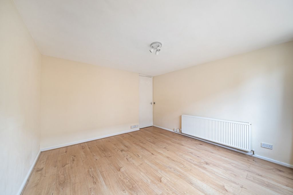 Property photo 2 of 20 1333073-11-6888Be...