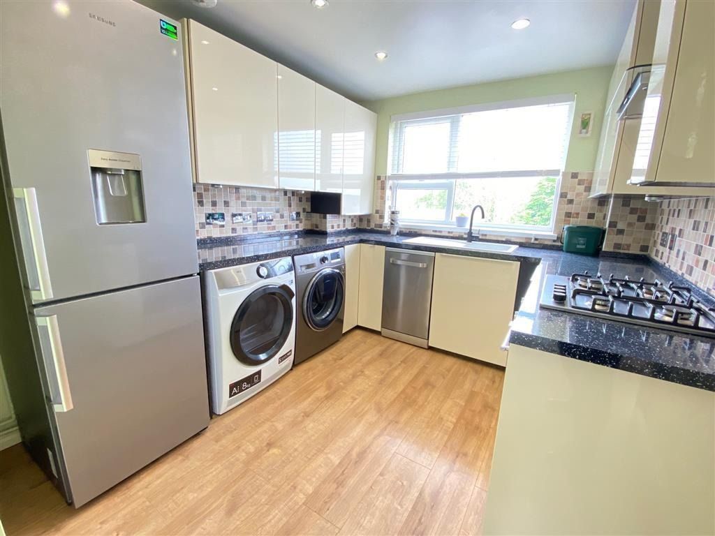 Property photo 2 of 15 5152081
