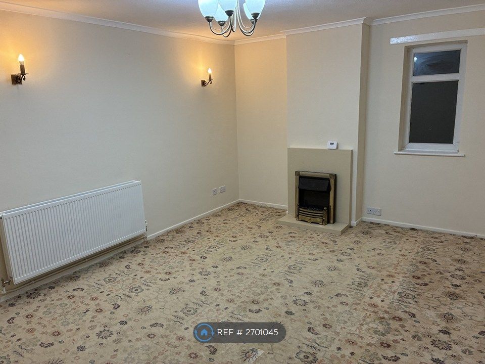 Property photo 3 of 10 Living Room