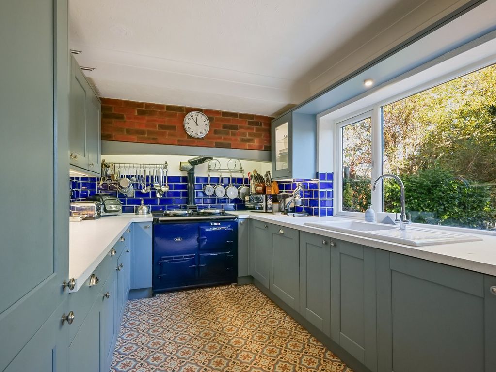 Property photo 2 of 39