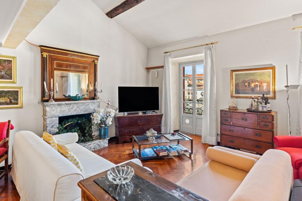 Property photo 3 of 39