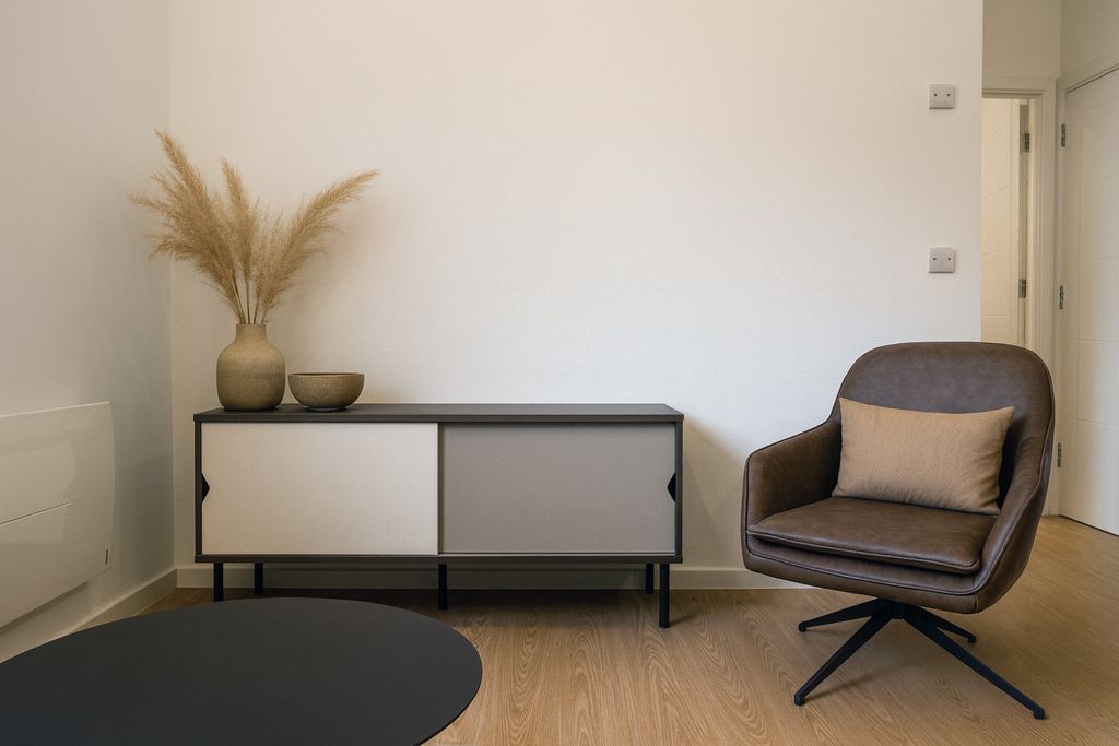 Property photo 3 of 7 4