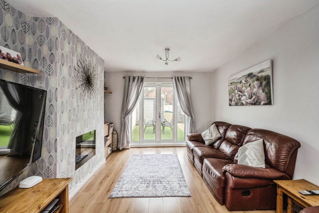 Property photo 3 of 15