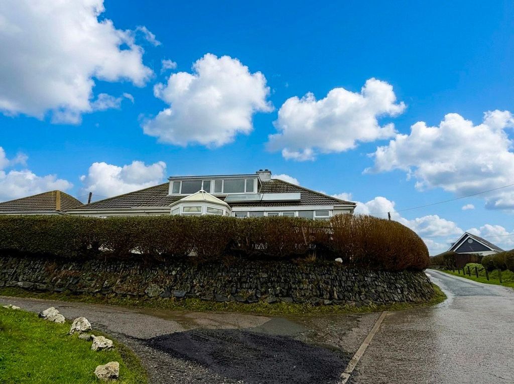 Property photo 1 of 3