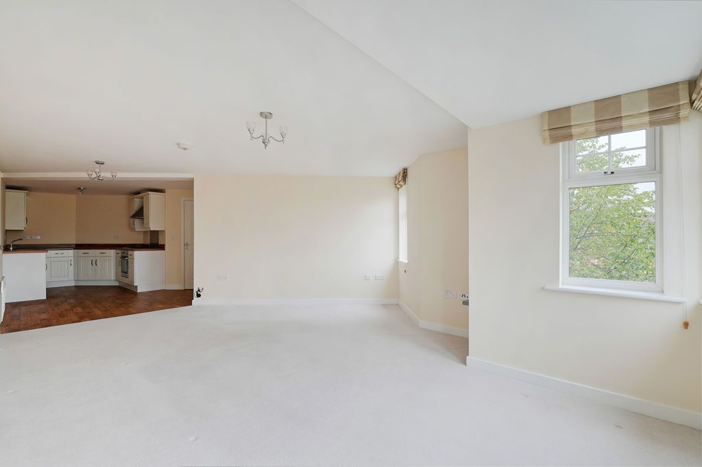 Property photo 1 of 16 Living Area