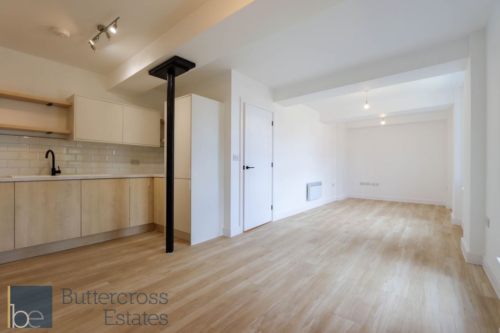 Property photo 1 of 15 Living Room And Kitchen Diner