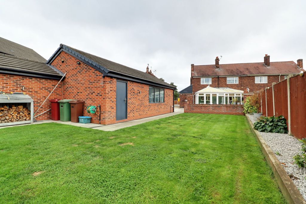 Property photo 2 of 30