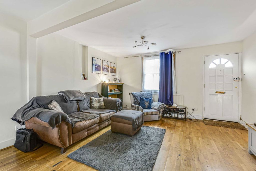 Property photo 2 of 7