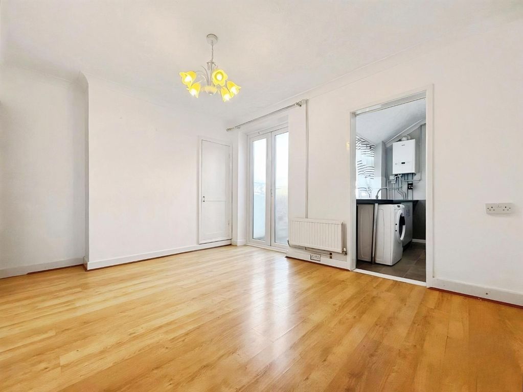 Property photo 3 of 9 Pbox-Img.Jpg