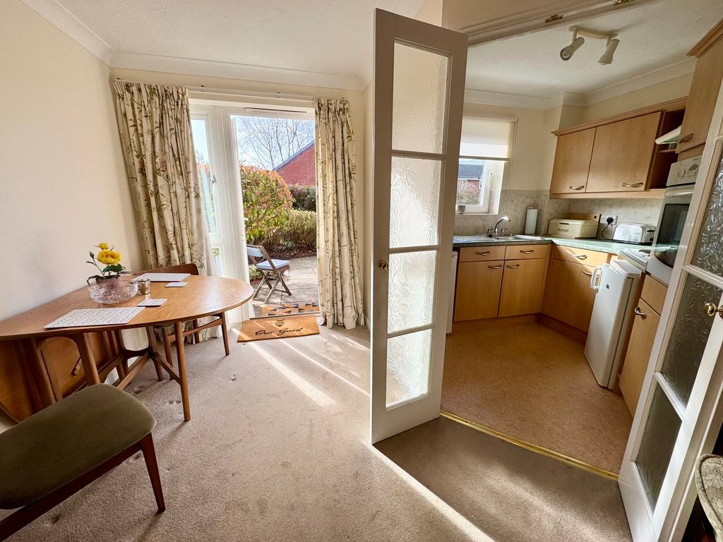 Property photo 2 of 21 Dining Area