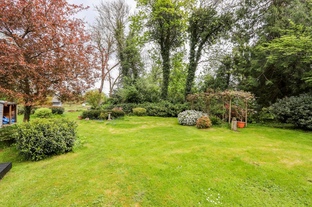 Property photo 2 of 25