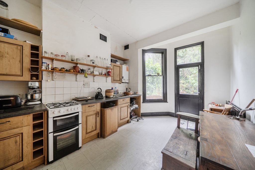 Property photo 3 of 14 1458113-11-6A01A2...