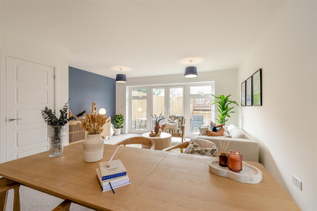 Property photo 3 of 12 Interior