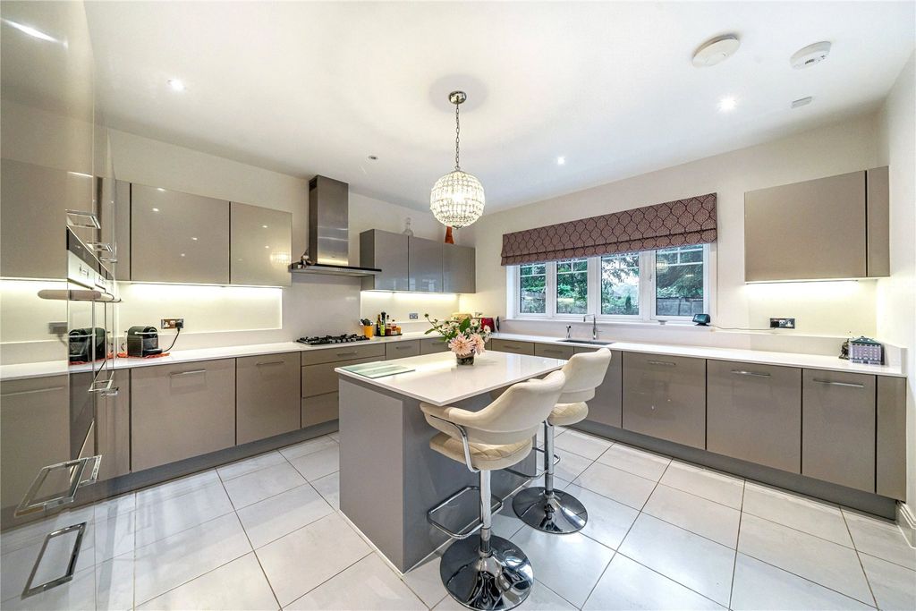 Property photo 3 of 39 Picture No. 44