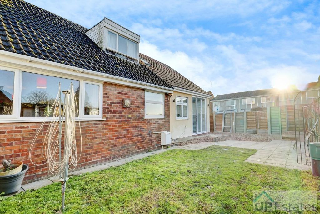 Property photo 2 of 37