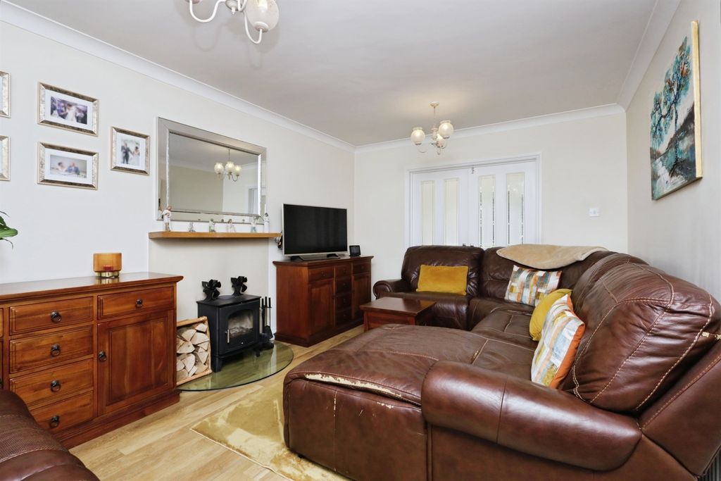 Property photo 3 of 21