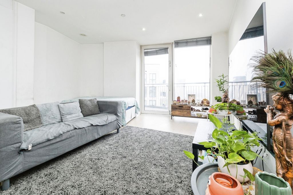 Property photo 3 of 18 Pbox-Img.Jpg