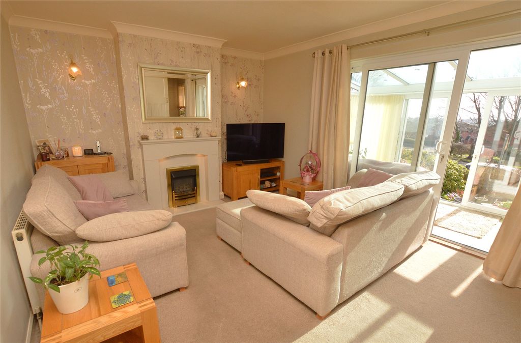 Property photo 2 of 12 Living Room