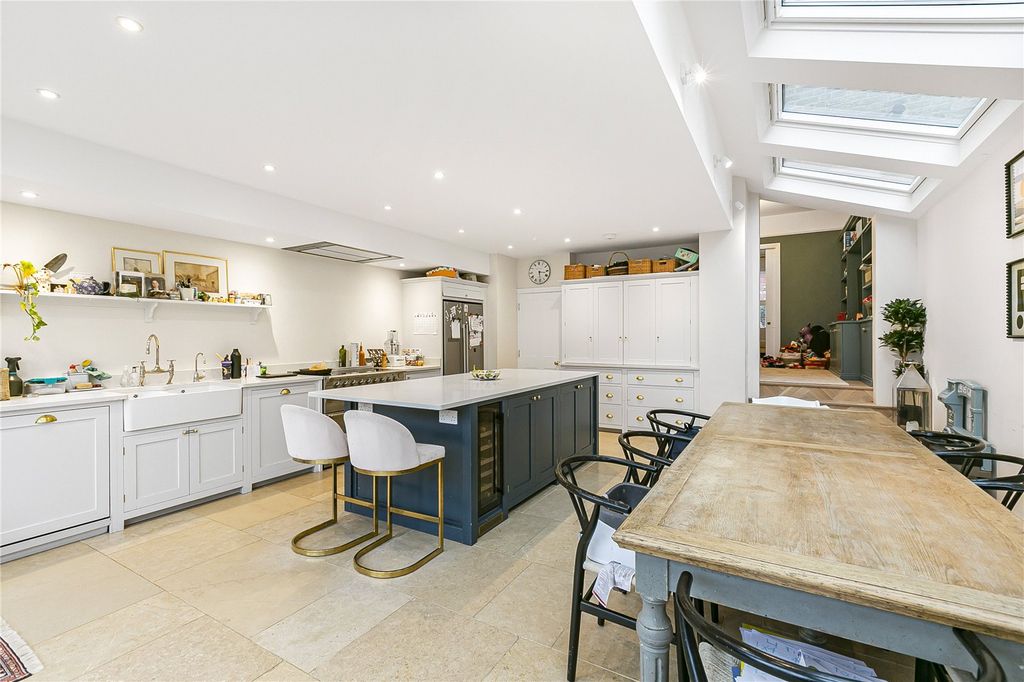 Property photo 1 of 19 Kitchen