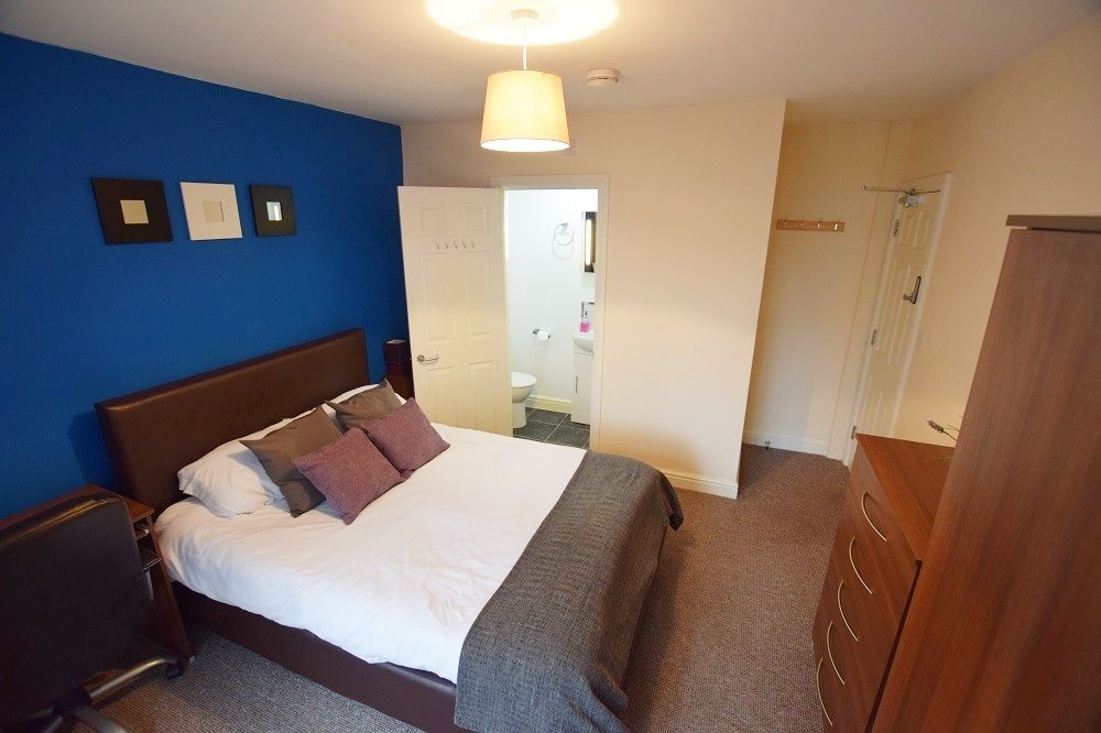 Property photo 3 of 8 Room 1