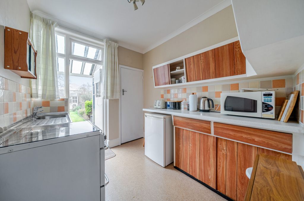 Property photo 3 of 13 1425561-4-69Ae9Dd...