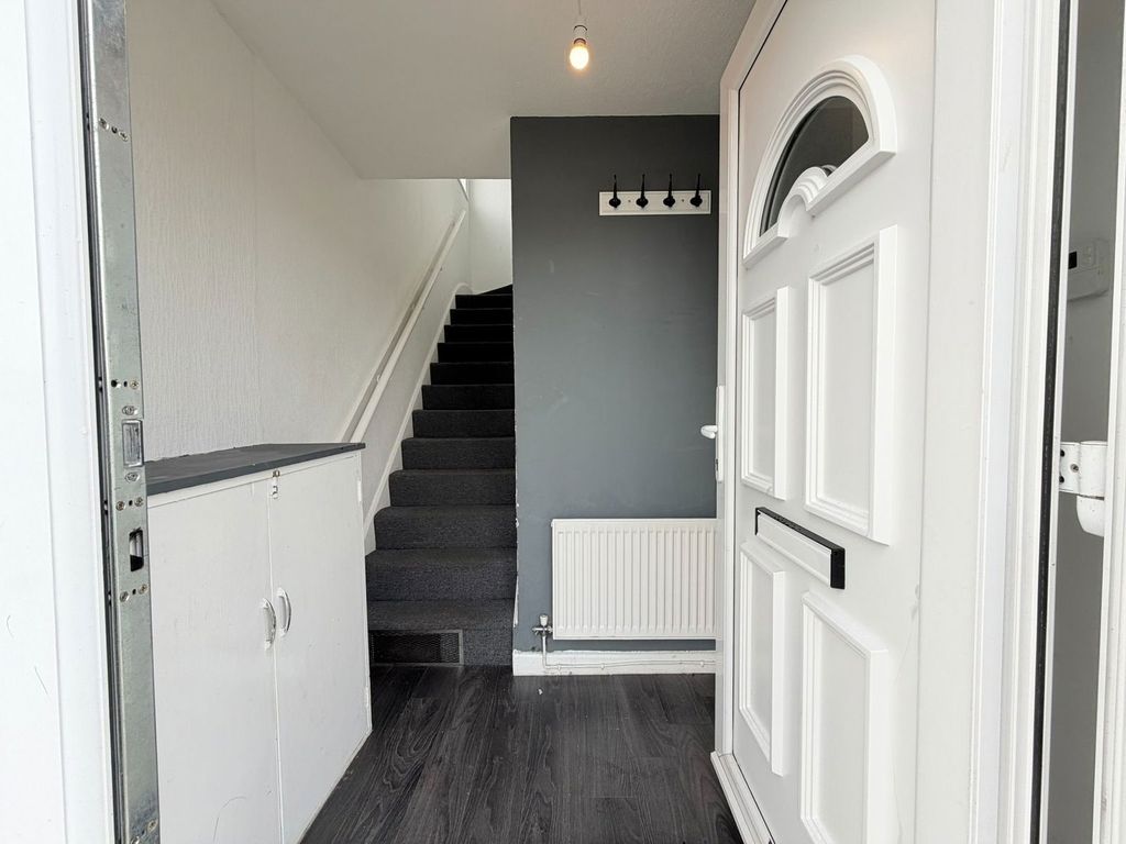 Property photo 2 of 21