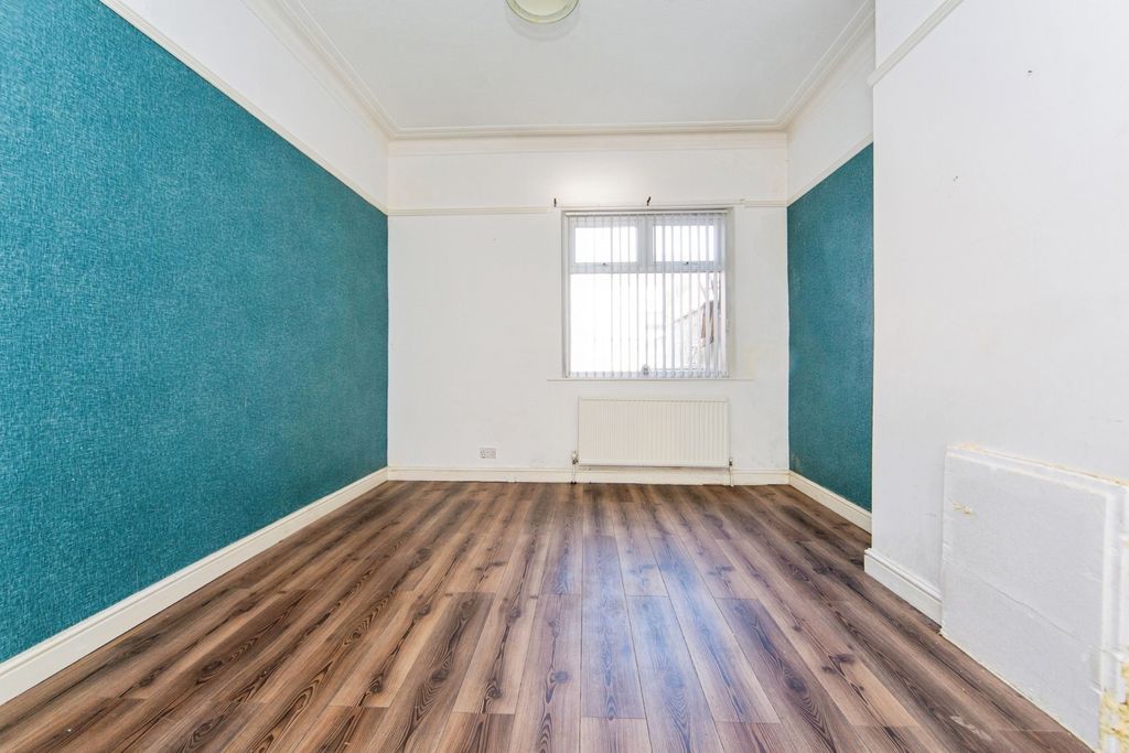 Property photo 2 of 14 Pbox-Img.Jpg