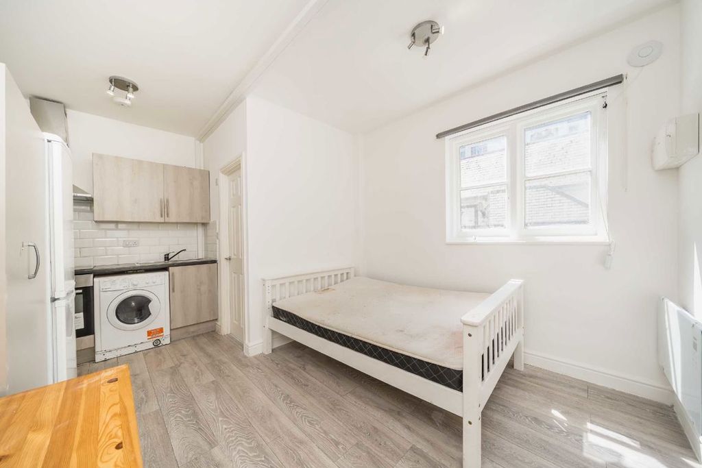 Property photo 2 of 5