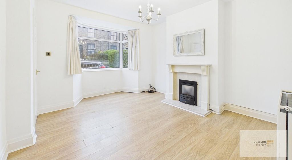 Property photo 3 of 11 Living Room