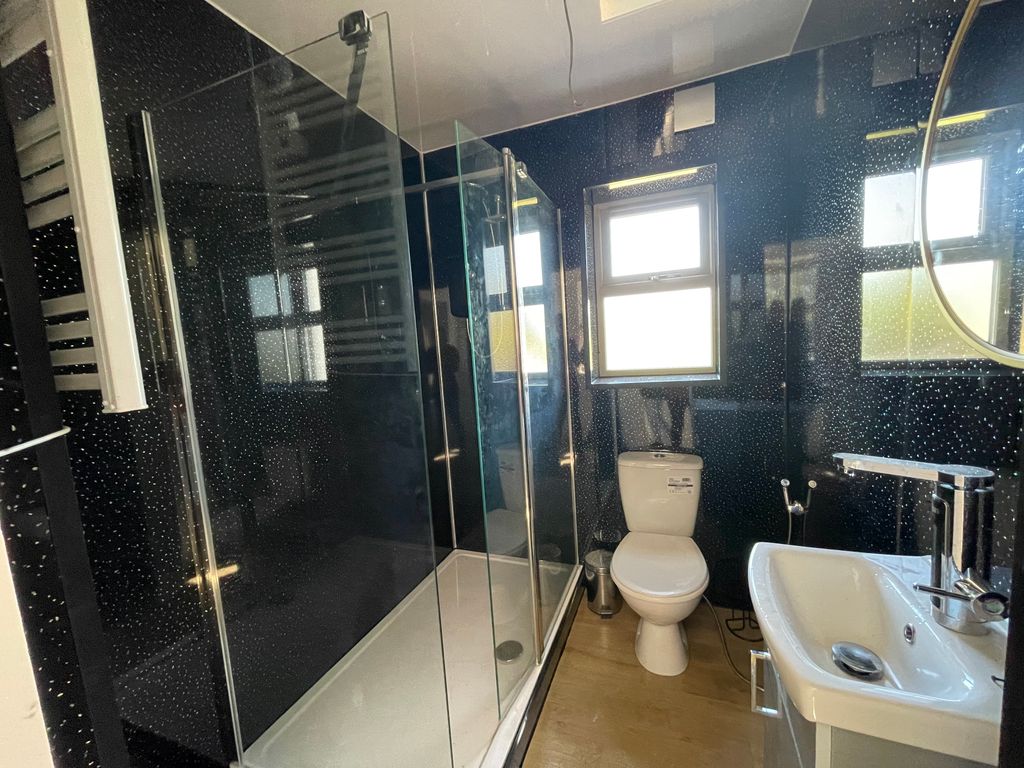 Property photo 3 of 6 Shower Room