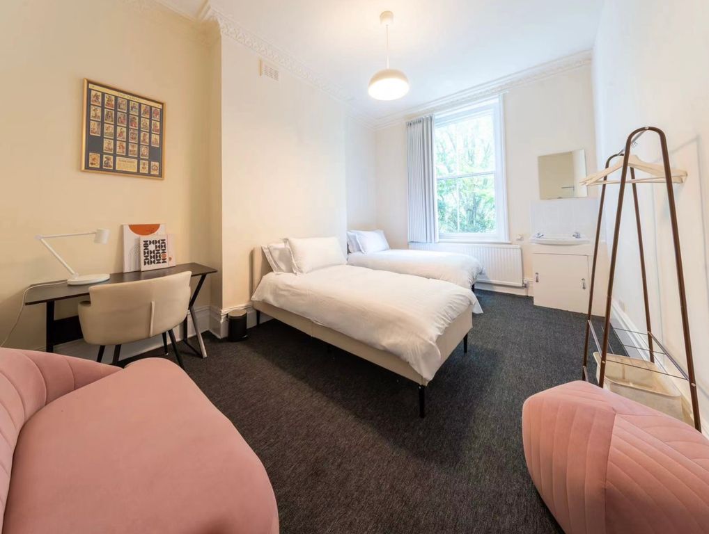 Property photo 1 of 25