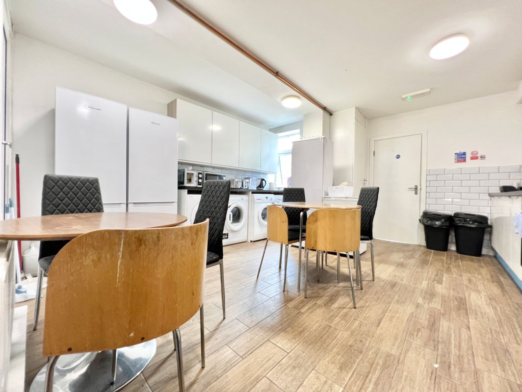 Property photo 3 of 36