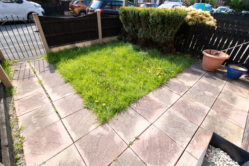 Property photo 2 of 11 Front Garden