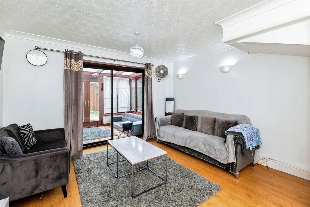 Property photo 3 of 17