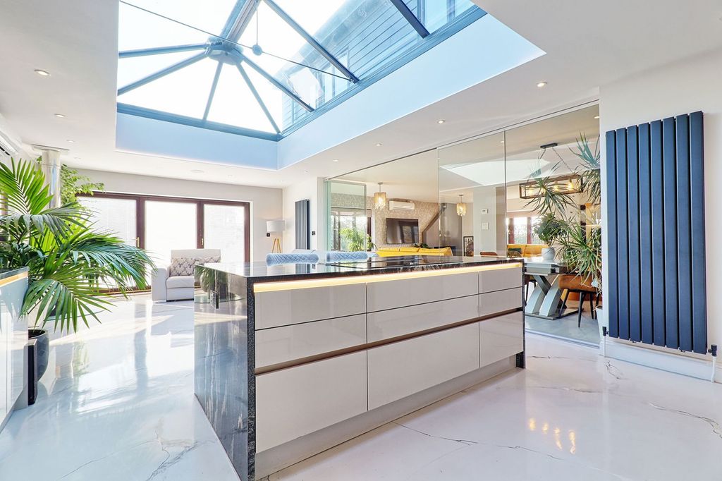 Property photo 2 of 58