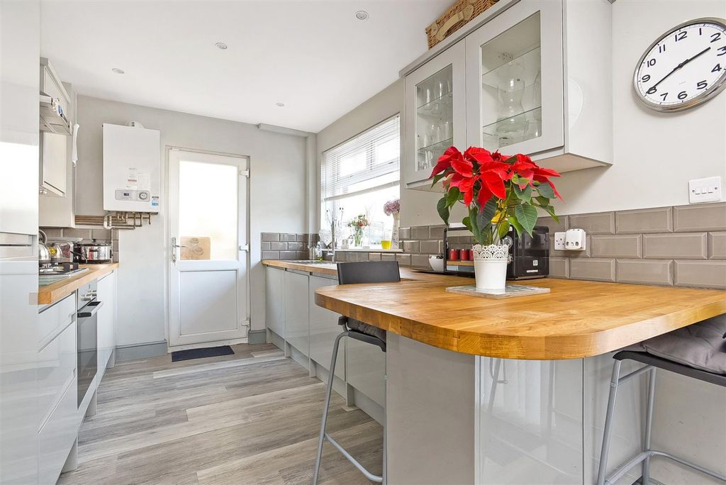 Property photo 3 of 8 3243175