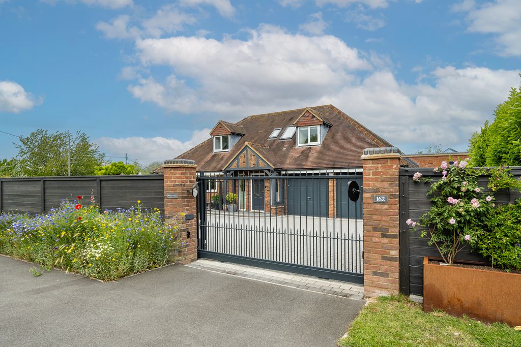 Property photo 1 of 33