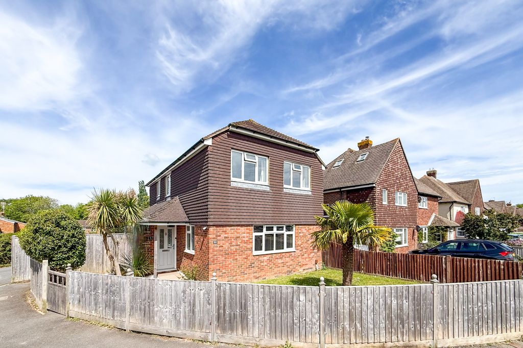 Property photo 2 of 33