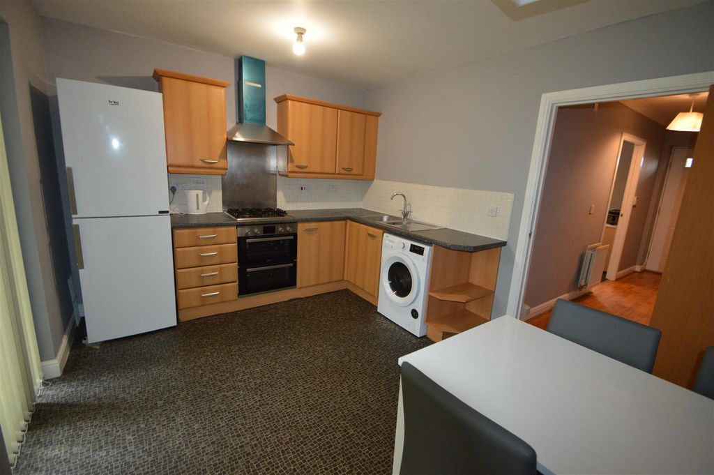 Property photo 2 of 12 155 Chorlton - Kitchen.Jpg