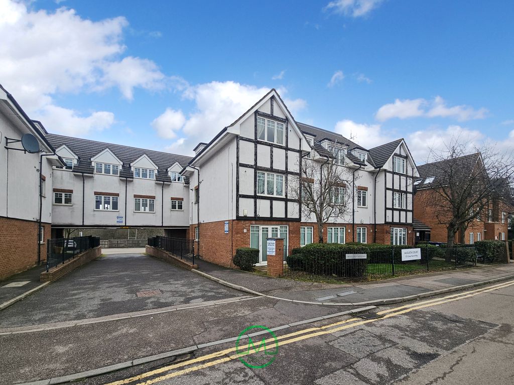 Property photo 1 of 12 Two Double Bedroom Flat To Rent