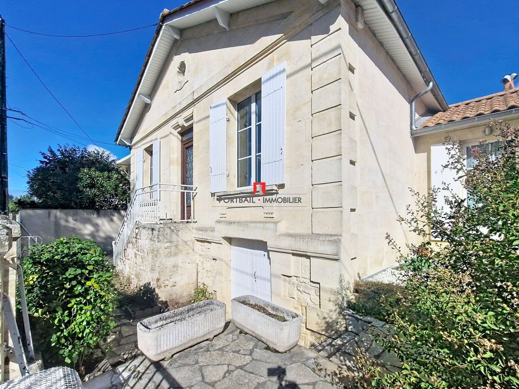 Property photo 1 of 12 House For Sale In Saint-André-De-Cubzac