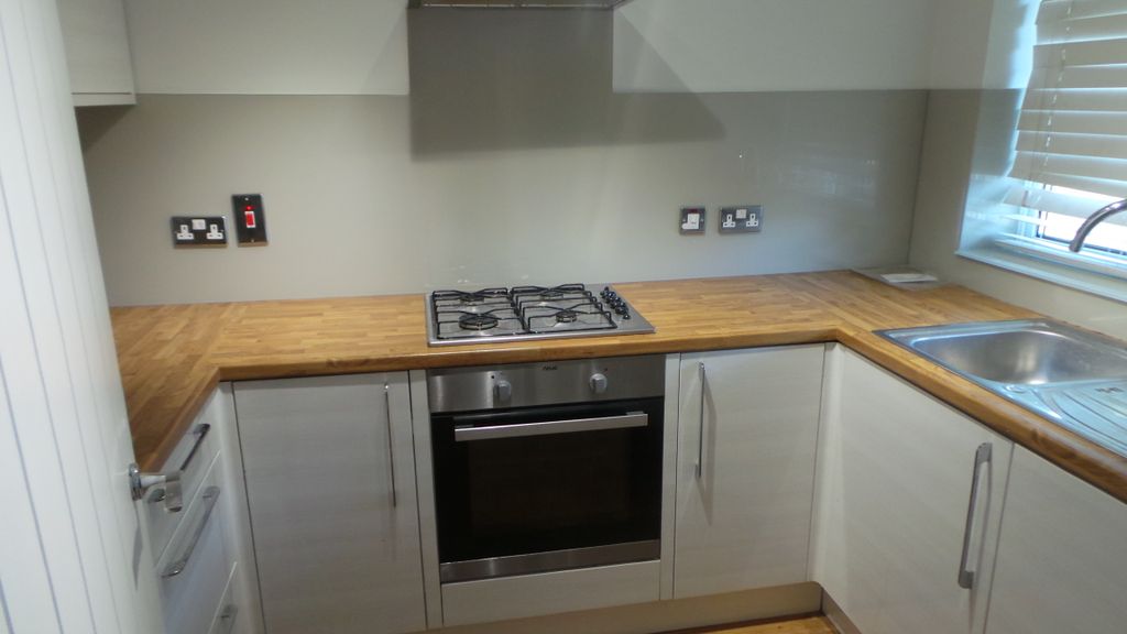 Property photo 1 of 8 Kitchen