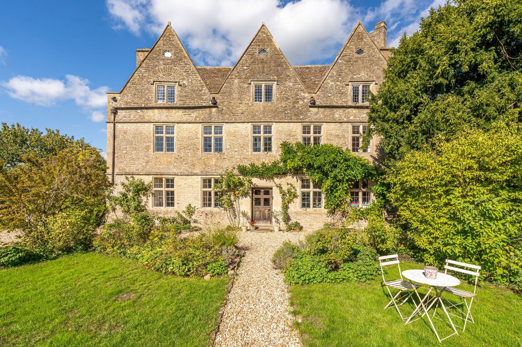 Property photo 1 of 19