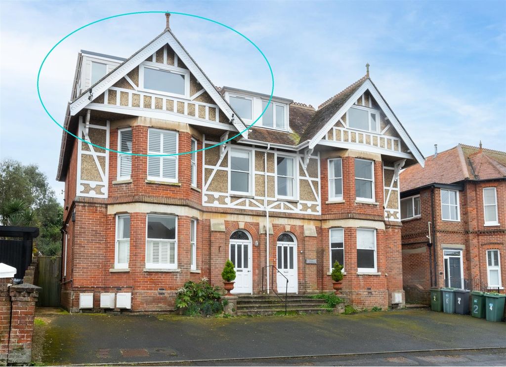 Property photo 1 of 31 Front With Circle.Jpg