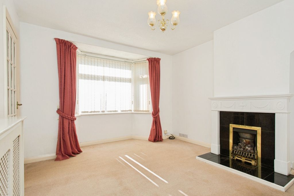 Property photo 3 of 15 Photo