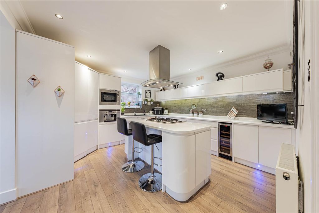 Property photo 3 of 61 L J Imaging-26.Jpg